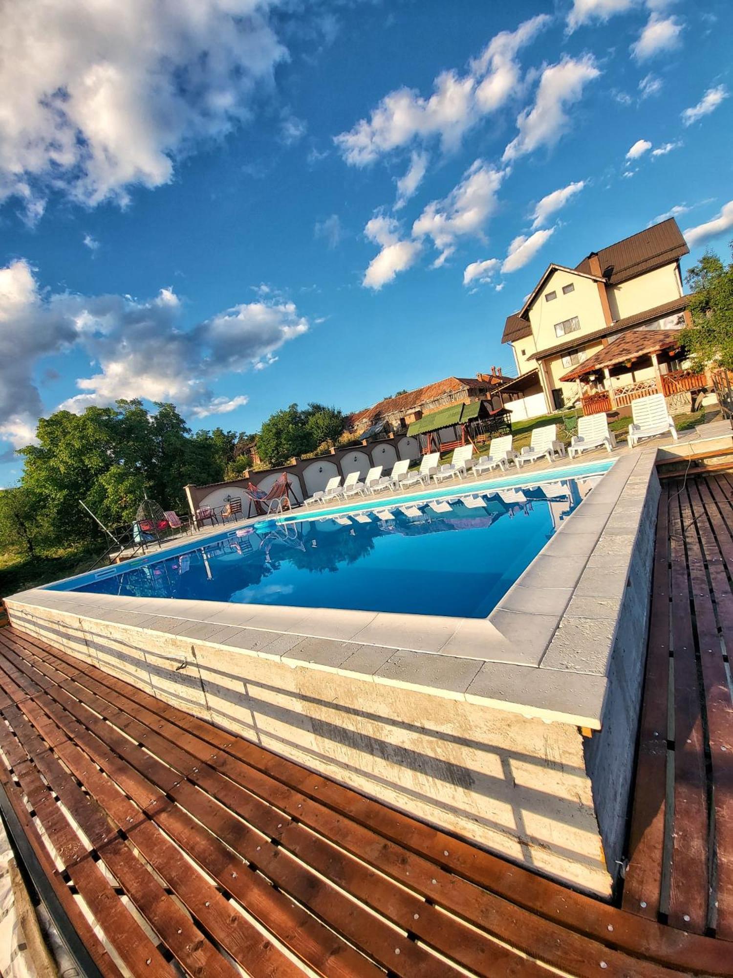 Conacul lui Bulică Hotel Novaci Străini Exterior foto