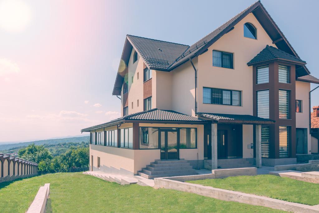 Conacul lui Bulică Hotel Novaci Străini Exterior foto