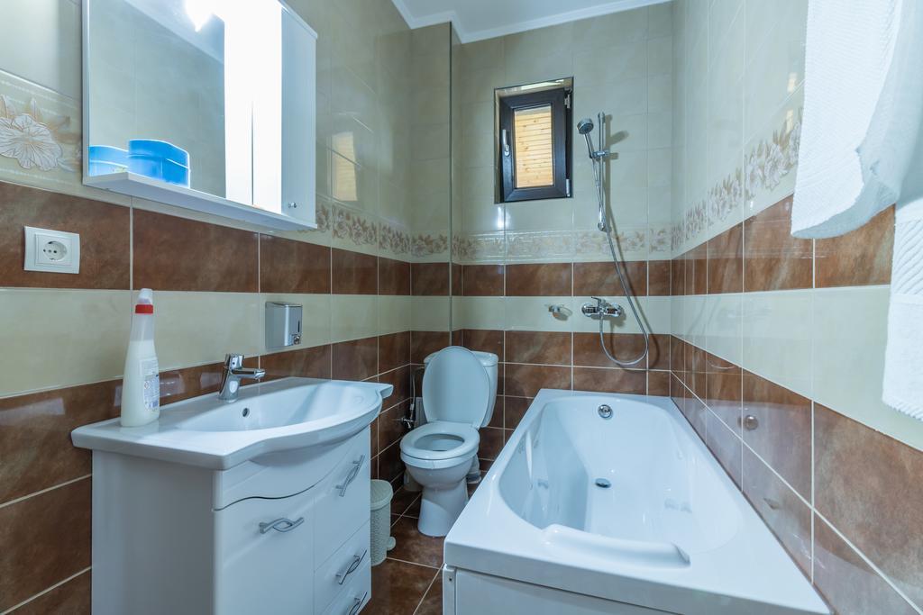 Conacul lui Bulică Hotel Novaci Străini Exterior foto