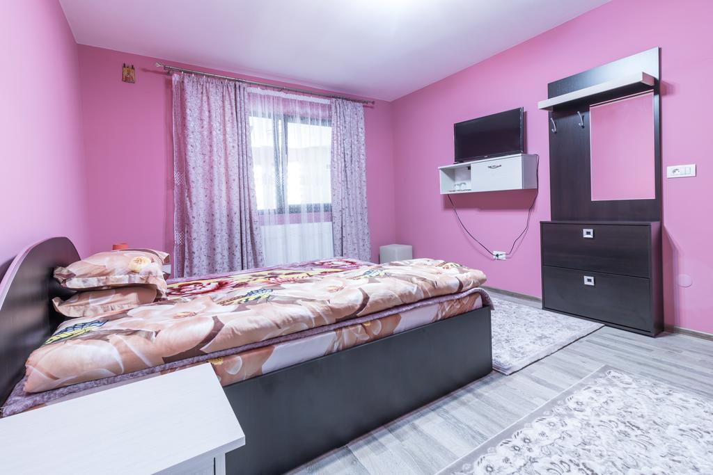 Conacul lui Bulică Hotel Novaci Străini Exterior foto