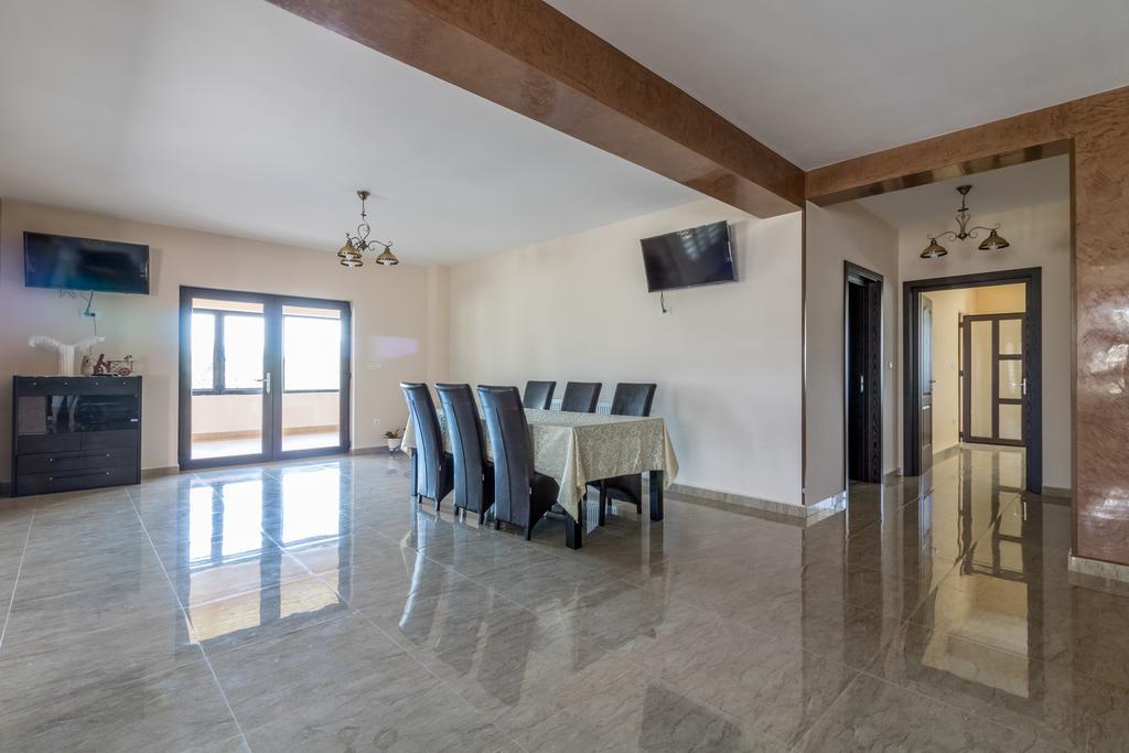 Conacul lui Bulică Hotel Novaci Străini Exterior foto