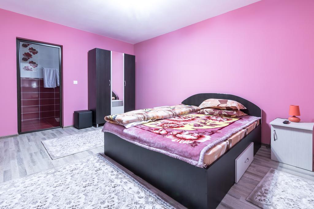 Conacul lui Bulică Hotel Novaci Străini Exterior foto