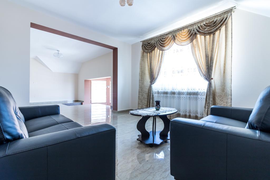 Conacul lui Bulică Hotel Novaci Străini Exterior foto