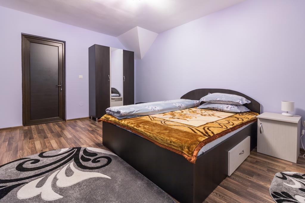 Conacul lui Bulică Hotel Novaci Străini Exterior foto
