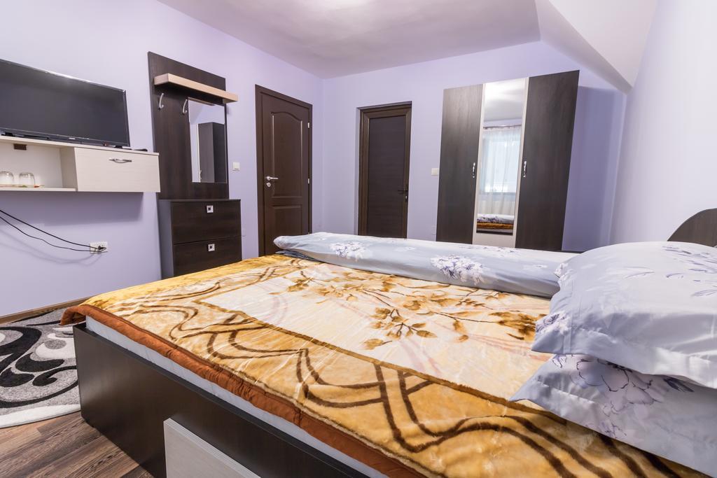 Conacul lui Bulică Hotel Novaci Străini Exterior foto