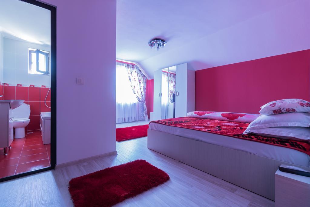 Conacul lui Bulică Hotel Novaci Străini Exterior foto